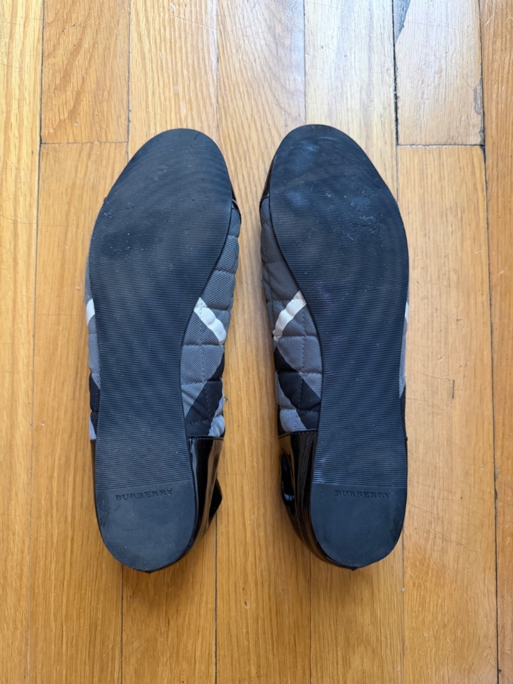 Burberry Quilted Flats size 7 - Picture 4 of 6